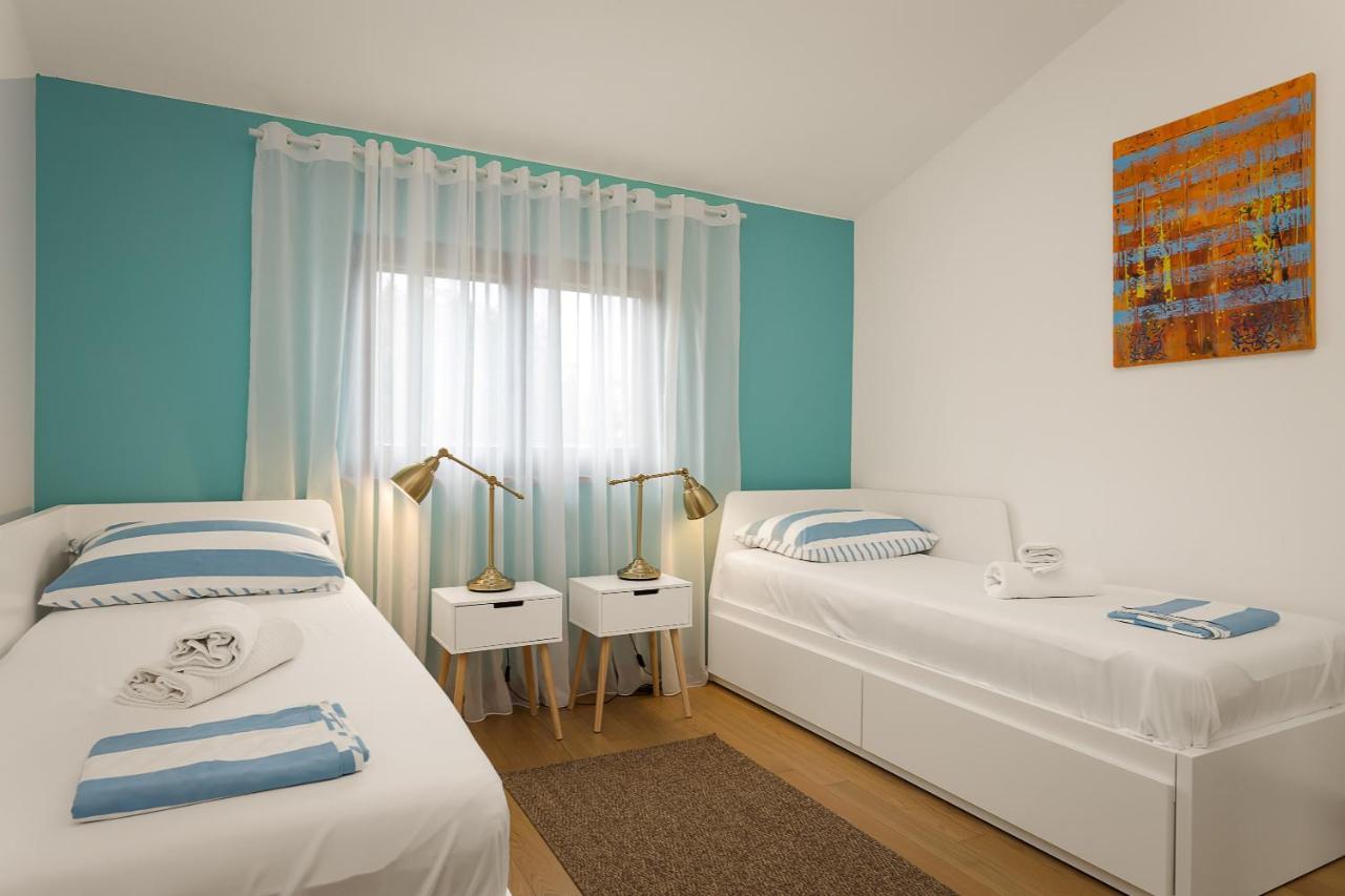 Apartments Cesare With Shared Pool Ližnjan Eksteriør bilde